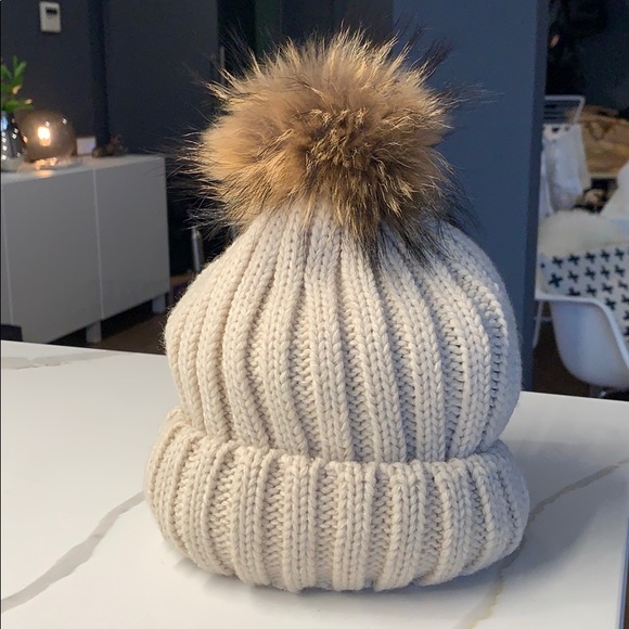 Ellelauri Beanie Hat - Picture 2 of 6